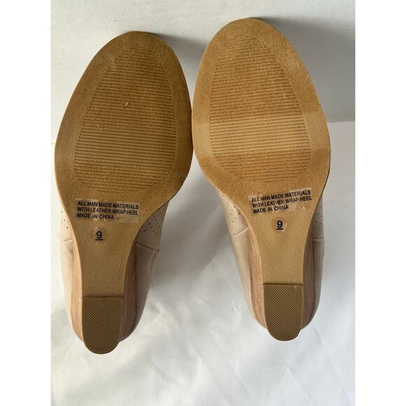 DV by Dolce Vita Women's Gerdy Wedge Bootie Beige Size 9 NEW - Picture 7 of 8